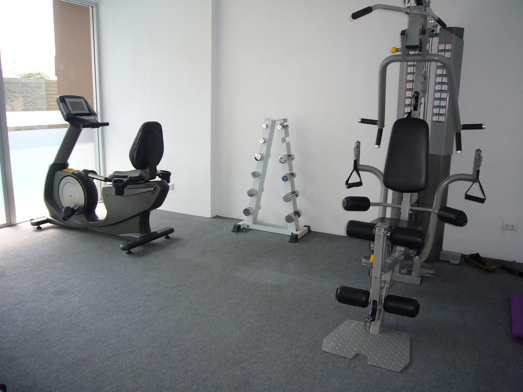 Chic Condominium Unit A303, A306, A307, A308, A406 Карон Экстерьер фото
