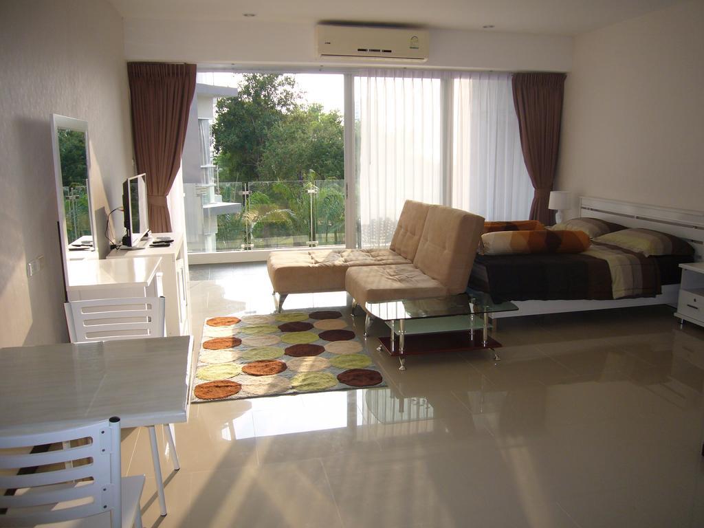 Chic Condominium Unit A303, A306, A307, A308, A406 Карон Экстерьер фото